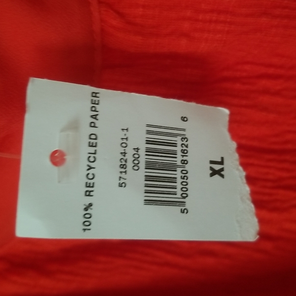 Banana Republic Ladies Sleeveless Top with Ruffled Detailing - Picture 6 of 8